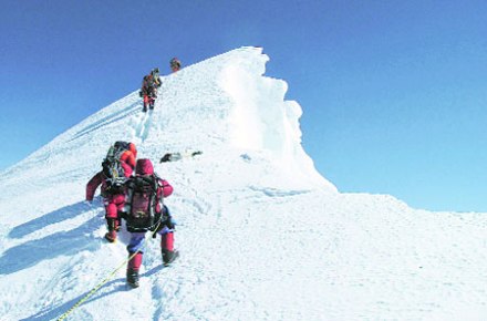 ‘एव्हरेस्ट’ ची गाथा उलगडणार माहितीपटाद्वारे