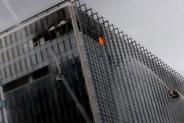वांद्रे-कुर्ला संकुलातील सिटी बँकेच्या कार्यालयाला आग
