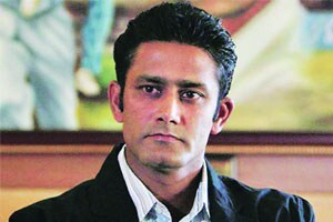 निवृत्तीचा निर्णय सचिनवरच सोडावा -कुंबळे