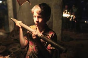 बालमजुरांकडून काम करून घेणारे मालक मोकाट