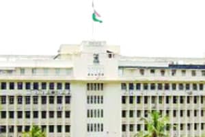 तिजोरीवरील ताण वाढल्याने विकास कामांना कात्री लागणार