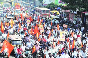 अस्थिकलशाच्या दर्शनाने शिवसैनिकांच्या डोळय़ात अश्रू