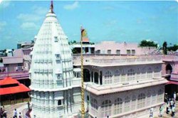 संतनगरी शेगावात पर्यटकांच्या गर्दीचा उच्चांक