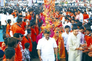 लोकमंगलच्या सामूहिक विवाह सोहळ्यात २६४ जोडपी विवाहबद्ध