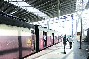 सिडको-रेल्वेतील वादामुळे प्रवासी हैराण