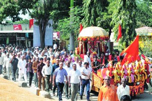 मालेगावात पाच हजार शिवसैनिकांचे मुंडन
