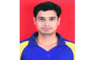 विराग आवटेचे पदार्पणातच शतक