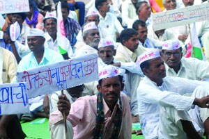 मुख्यमंत्री वेळ देत नसल्याने संतप्त शेतक ऱ्यांची रामगिरीवर कूच