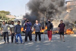 मणिपूरमध्ये पोलिसांच्या गोळीबारात पत्रकार ठार