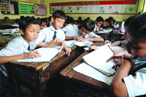 राज्यात साडेचार लाख विद्यार्थी वंचित