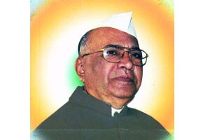 ‘मंत्री करा हो!’ कार्यकर्त्यांचा ठराव