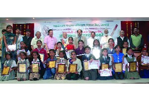 अक्षरातून माणसाचे मन कळते – आ. वडेट्टीवार