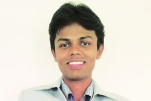 निखिल अत्यंत घाबरट होता..