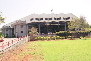 ‘स्थायी’च्या बैठकीत आयुक्त व सदस्यांत खडाजंगी
