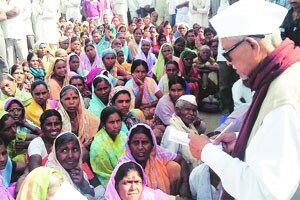 नामोल्लेख टाळून विखेंची पालकमंत्र्यांवर टीका