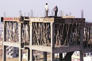 नफेखोरी अन् सुरक्षेच्या अभावामुळे मजुरांचा बळी