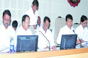 प्रत्येक तालुक्याला खो-खो व कबड्डीचे मॅट