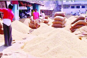 गोंदियात कमी दराने धान खरेदी