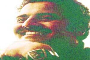 समांतर रंगभूमीवर ‘सर्वाचा’