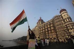 राष्ट्रध्वजाचा मान राखण्यासाठी पुढाकार घ्यावा, विविध संघटनांकडून आवाहन