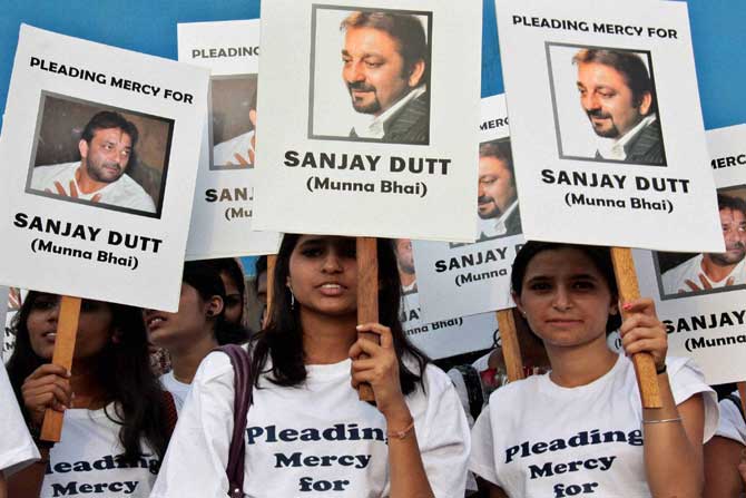 १९९३ बॉम्बस्फोट निकाल : संजय दत्तला पाच वर्षे शिक्षा