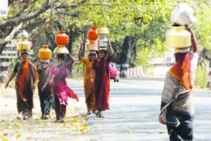 दुष्काळी मराठवाडा-प.महाराष्ट्रात पाण्यासाठी संघर्षांची शक्यता