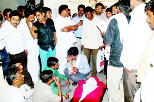 विलास शेगोकारांचा मृतदेह जि. प.त आणल्याने गोंधळ