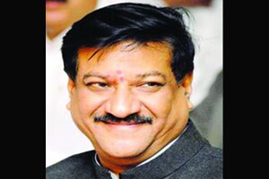 मराठवाडय़ातील अनेक योजनांवर प्रश्नचिन्ह