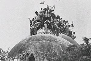 बाबरी मशीद खटला: अडवानींविरोधातील याचिका इतक्या उशीर का? – सुप्रीम कोर्ट