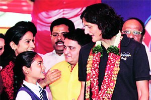 ती आली.. तिने पाहिले, पण हौशेनवशेच जिंकले!