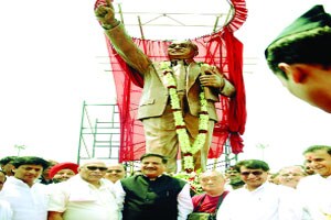 पुढाऱ्यांना आत्मक्लेश करावेच लागतात