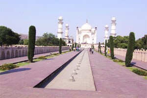 पर्यटनाच्या राजधानीसाठी २३ कोटी ५३ लाखांची तरतूद