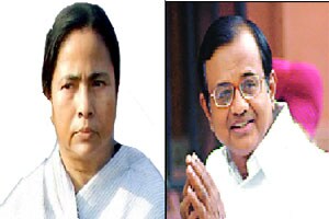 चिदम्बरम यांच्यासोबतची बैठक रद्द करून ममता बॅनर्जी माघारी