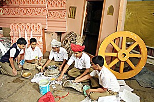 रमणबाग प्रशालेच्या विद्यार्थ्यांचे ‘एकी हेच बळ’