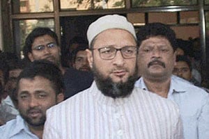 एमआयएमच्या विरोधात मोर्चा; नांदेडला दगडफेक, लाठीमार