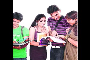 अकरावी प्रवेश प्रक्रिया राजकीय हस्तक्षेपामुळे प्राचार्याच्या डोकेदुखीत वाढ