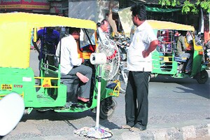 रिक्षा परवान्यांसाठी शिक्षणाची दहावी उत्तीर्णची अट शिथिल