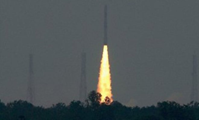 भारताच्या पहिल्या दिशादर्शक उपग्रहाचे यशस्वी प्रक्षेपण