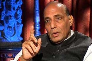 भारताला ‘अर्थतज्ज्ञ’ नाही ‘वास्तवतावादी’ पंतप्रधानाची गरज- राजनाथ सिहांचा हल्लाबोल