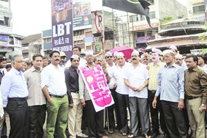 स्थानिक संस्था कर विरोधातील ‘बंद’ला संमिश्र प्रतिसाद