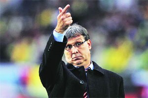 गेराडरे मार्टिनो बार्सिलोनाचे नवे प्रशिक्षक
