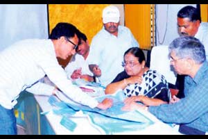 नीला सत्यनारायण यांच्यासमोर हरकतींची सुनावणी