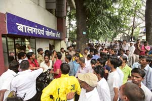 संजय दत्तच्या सहभागाचा कैद्यांचा सांस्कृतिक कार्यक्रम पुढे ढकलला