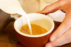 लाळेमुळे चहा-कॉफीतील विषांपासून माणसाचा बचाव