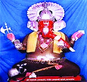 महाराष्ट्रातील एकमेव खामगावचा लाकडी गणपती