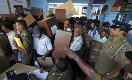 श्रीलंकेमध्ये तामिळबहुल भागात २५ वर्षांनी मतदान