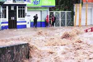 चक्रीवादळाने मेक्सिकोत हाहाकार