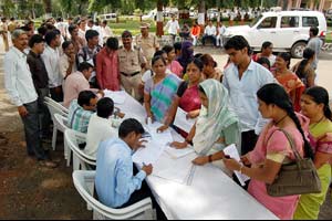मराठा आरक्षणाबाबत राणे समितीवर निवेदनांचा पाऊस