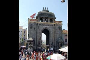 शक्तिपीठांमध्ये आई राजा उदो उदो गजर