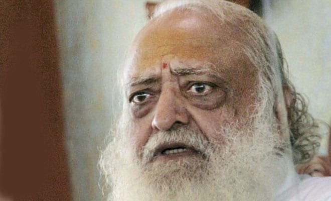 शाळेतील विद्यार्थ्यांना आसाराम बापूंचे धडे